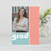 Trendy Script Graduate Eenvoudige Foto Afstuderen Aankondiging (Staand voorkant)