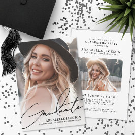 Trendy Script Graduate Eenvoudige Foto Afstuderen Kaart
