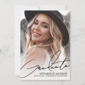 Trendy Script Graduate Eenvoudige Foto Afstuderen Kaart (Voorkant)
