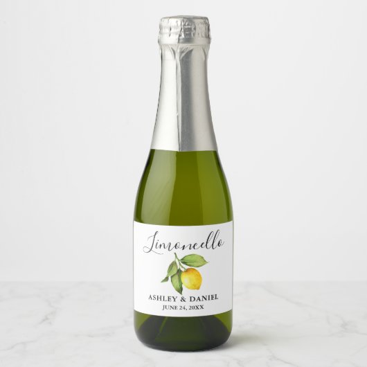 Trendy Script Limoncello Lemon Small Bottle Label Sparkling Wijnetiket (Voorkant)