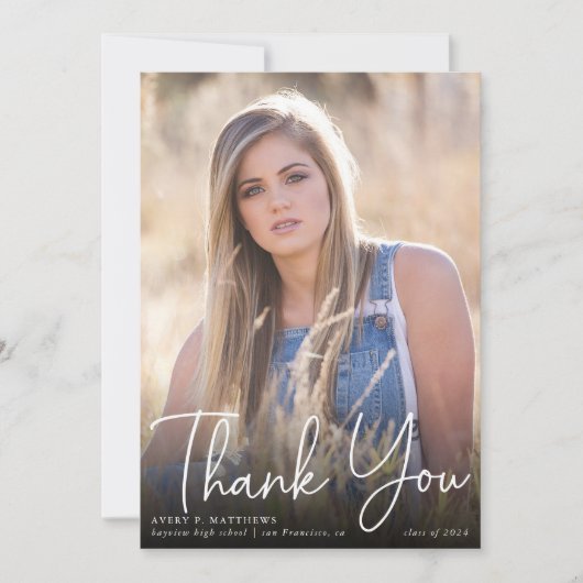 Trendy Script Overlay Photo Afstuderen Hartelijk d Bedankkaart (Voorkant)