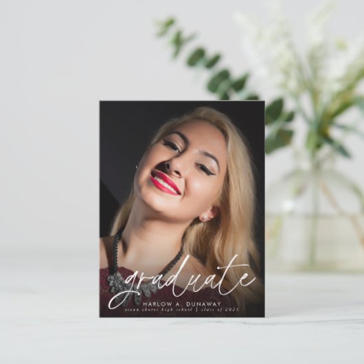 Trendy Script Two Photo Afstuderen Announounance Briefkaart (Staand voorkant)