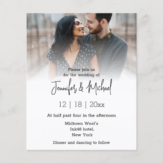 Trendy script vervaagde foto bruiloft uitnodiging flyer (Voorkant)