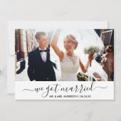 Trendy script We Got Married Photo Wedding Kaart (Voorkant)