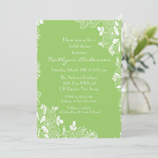 Trendy Spring Green Floral Vrijgezellenfeest Invit Kaart (Staand voorkant)
