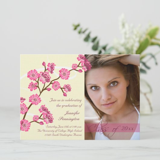 Trendy stylish cherry blossom afstuderen kaart (Staand voorkant)