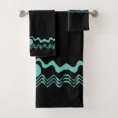 Trendy Tribal Geometric Turquoise en Black Bad Handdoek (Insitu)