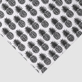 Trendy Tropical Black and White Pineapple Pattern Tissuepapier (Detail)
