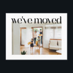 Trendy Typografie Aangepaste foto We verhuisden ni Briefkaart<br><div class="desc">Aangepaste foto van Trendy Typografie We hebben het nieuwe Briefkaart verplaatst</div>