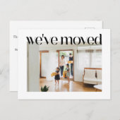 Trendy Typografie Aangepaste foto We verhuisden ni Briefkaart (Voorkant / Achterkant)