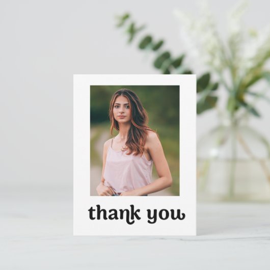 Trendy Typografie Afstuderen foto Bedankt Briefkaart (Staand voorkant)