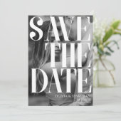 Trendy Typografie Overlay Tekst Foto Bruiloft Save The Date (Staand voorkant)
