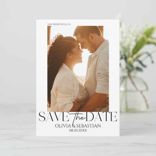 Trendy Typografie Tekst Foto Bruiloft Save The Date (Staand voorkant)