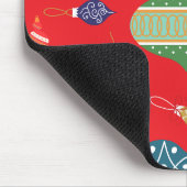 Trendy vintage kerst ornamenten Rode achtergrond Muismat (Hoek)