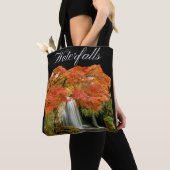 Trendy watervallen in de bergen tote bag (Dichtbij)