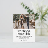 Trendy We Zijn Verhuisd Kom Kijken Foto Typography Aankondiging (Staand voorkant)