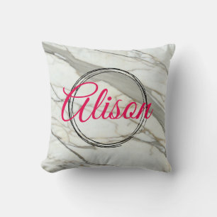 Trendy white marble fuchsia gepersonaliseerde naam kussen