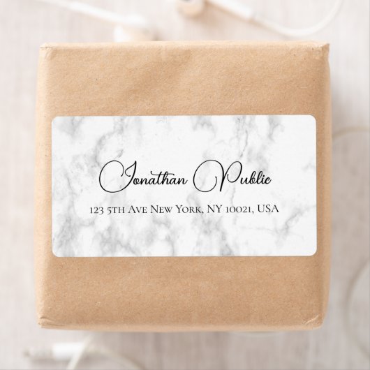 Trendy White Marble Typography Elegant Shipping Etiket (Insitu)