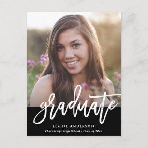 Trendy witte Brush script afstuderen uitnodiging