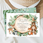 Trendy Woodland Greenery Animals Boy Baby shower Kaart<br><div class="desc">Viel de komende komst van je kleine wilde met dit witte bos,  de baby shower-uitnodiging. Het ontwerp kenmerkt een groep schattige bosvrienden (herten,  beer,  wasbeer,  vos,  uil) en de rode waterverf.</div>