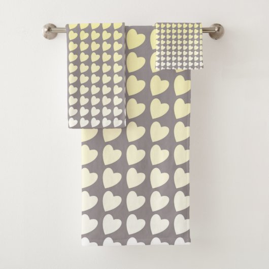 Trendy Yellow Gray Heart Pattern Gradient Bad Handdoek (Insitu)