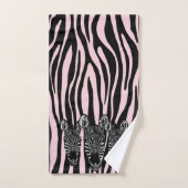 Trendy Zebra Herd op Zebra Print Pink Bad Handdoek (Handdoek)