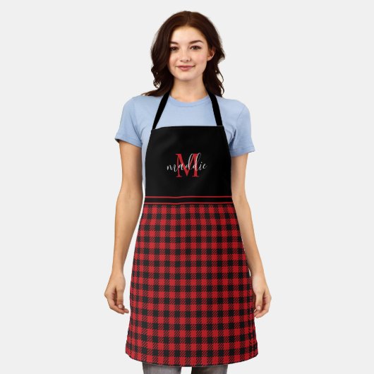 Trendy zwart en rood Buffalo Plaid Monogrammed Schort (Gedragen)
