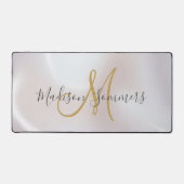 Trendy zwart goud monogram parelmoer iriserend bureaumat (Voorkant)