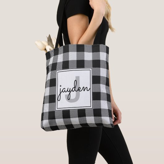Trendy zwart-wit Buffalo Plaid Monogrammed Tote Bag (Dichtbij)