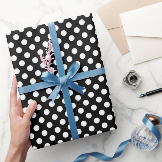 Trendy zwart-wit stippenpatroon cadeaupapier (Geschenken)