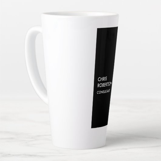 Trendy zwart wit verticaal uniek visitekaartje latte mok (Linkerhoek)