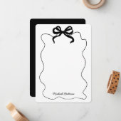 Trendy zwarte Coquette Bow & Squiggle Lijst Notitiekaartje (Voorkant / Achterkant in situ)