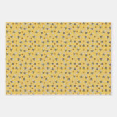 Trendy Zwarte Zoemende Bij voor Lente & Zomer Inpakpapier Vel (Voorkant)