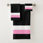Très Chic Black Stripes Bad Handdoek (Insitu)
