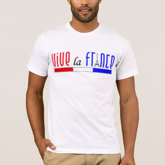 Tres Chic. T-shirt