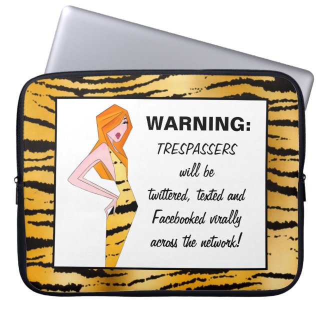 TRESPASSERS wordt Twitter, getexteerd en op Facebo Laptop Sleeve (Voorkant)