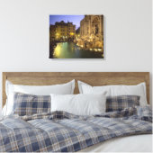 Trevi Vondgif 's nachts, Rome, Lazio, Italië Canvas Afdruk (Insitu (Slaapkamer))