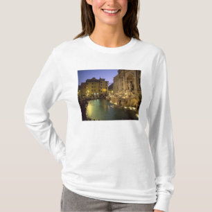 Trevi Vondgif 's nachts, Rome, Lazio, Italië T-shirt