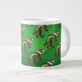 TRex in Santa Hat op groen Grote Koffiekop (Voorkant rechts)