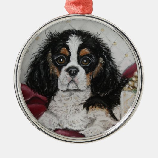 Tri Cavalier King Charles Spaniel Kerstmis Metalen Ornament (Voorkant)