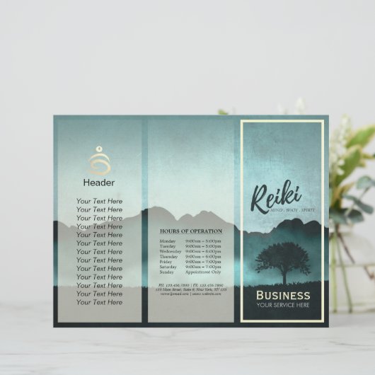 Tri-Fold Reiki Master Yoga Mediation instructeur (Staand voorkant)