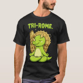 Tri-Rome Zen Triceratops: Cute Dinosaur Yoga at th T-shirt (Voorkant)