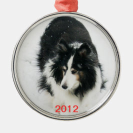Tri Sheltie in Snow Sjabloon Metalen Ornament