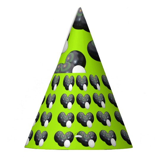 Triad of Precision: Lawn Bowls Trio Jack op Limoen Feesthoedjes (Links)