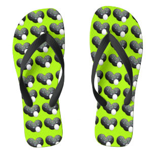 Triad of Precision: Lawn Bowls Trio Jack op Limoen Teenslippers