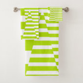 Triangle Stripes - Lime Green en White Bad Handdoek (Insitu)