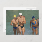 Triathloners die uit het water lopen 3 briefkaart (Voorkant / Achterkant)