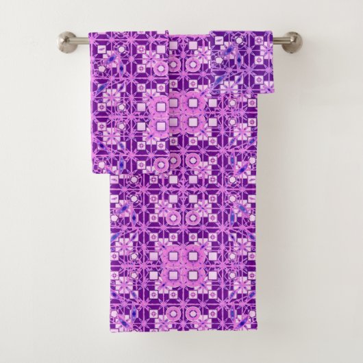 Tribal Batik, Amethyst Paars Bad Handdoek (Insitu)