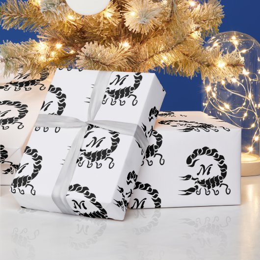 Tribal Black Scorpion Monogram Cadeaupapier (Feestdagen)