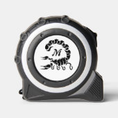 Tribal Black Scorpion Monogram Rolmaat (Voorkant)
